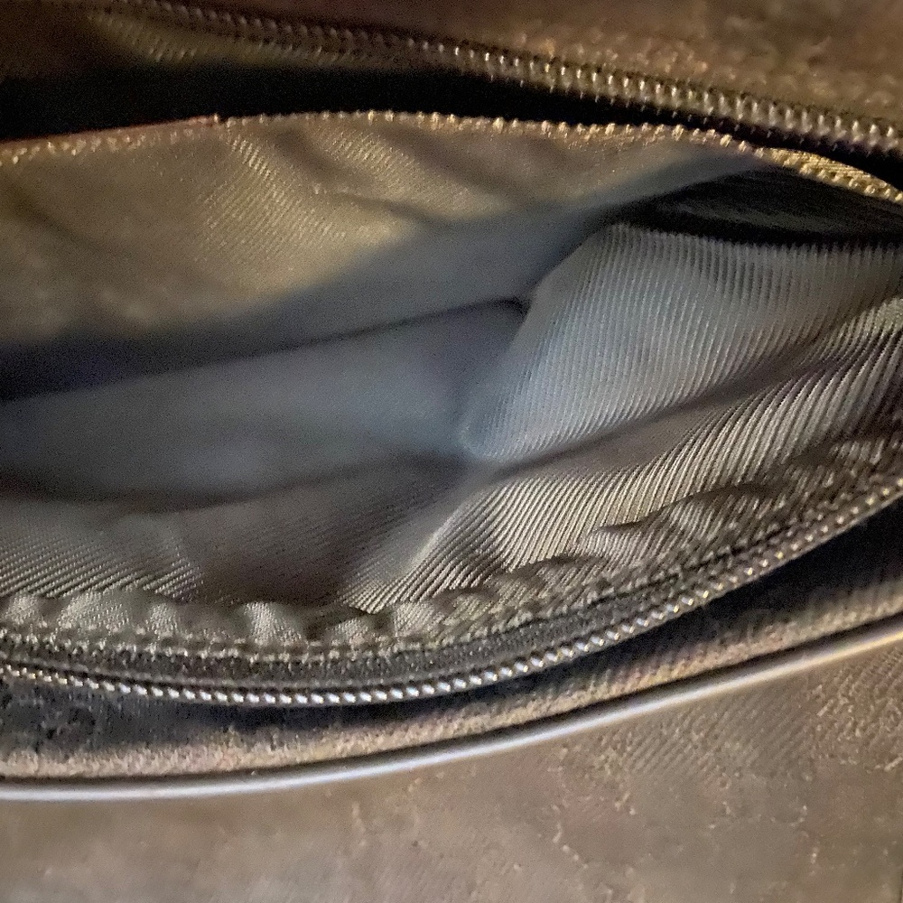 GUCCI GG Black Canvas Shoulder Bag or Crossbody Bag Black Canvas T00R - Picture 7 of 14